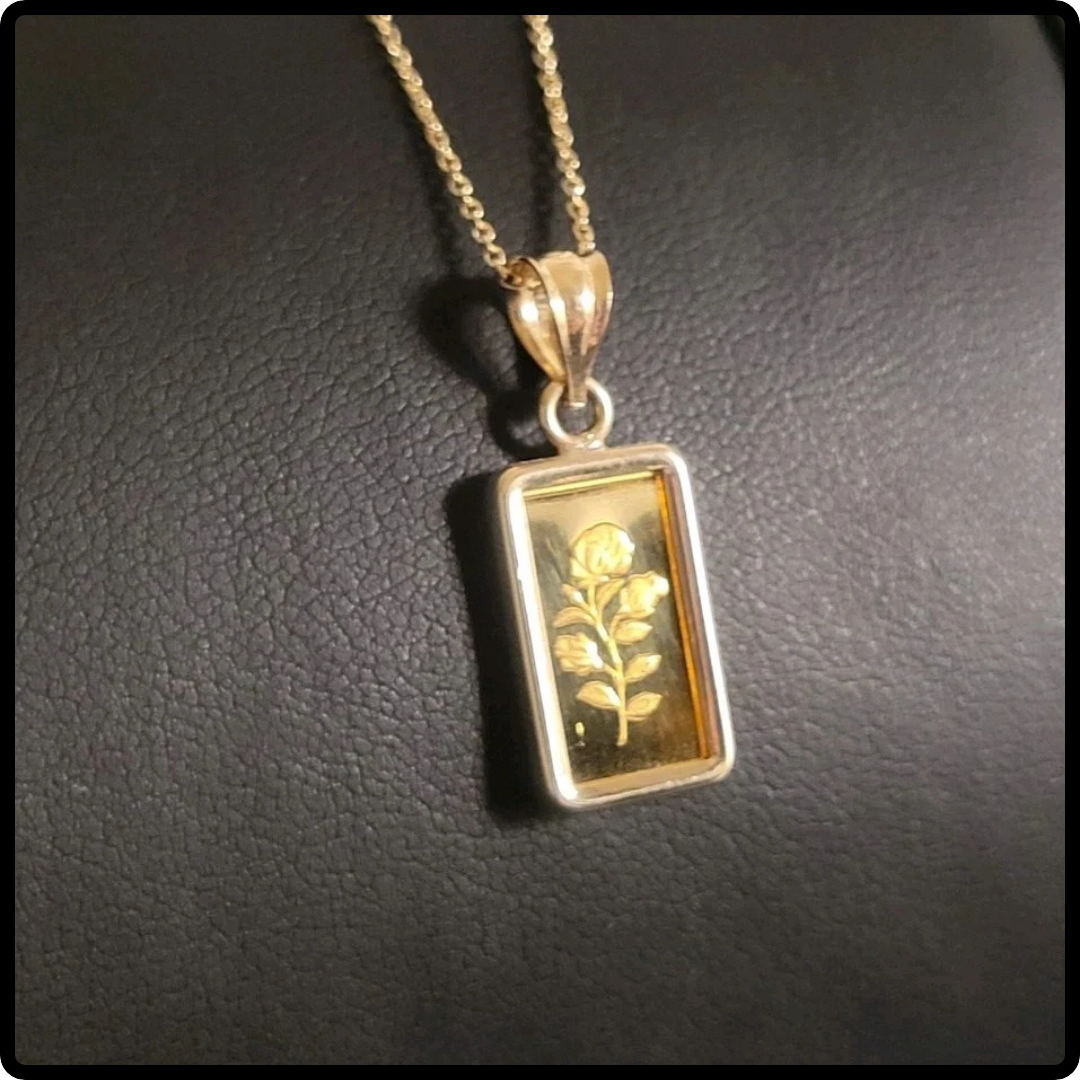 14k Gold Pamp Rose Pendant Necklace