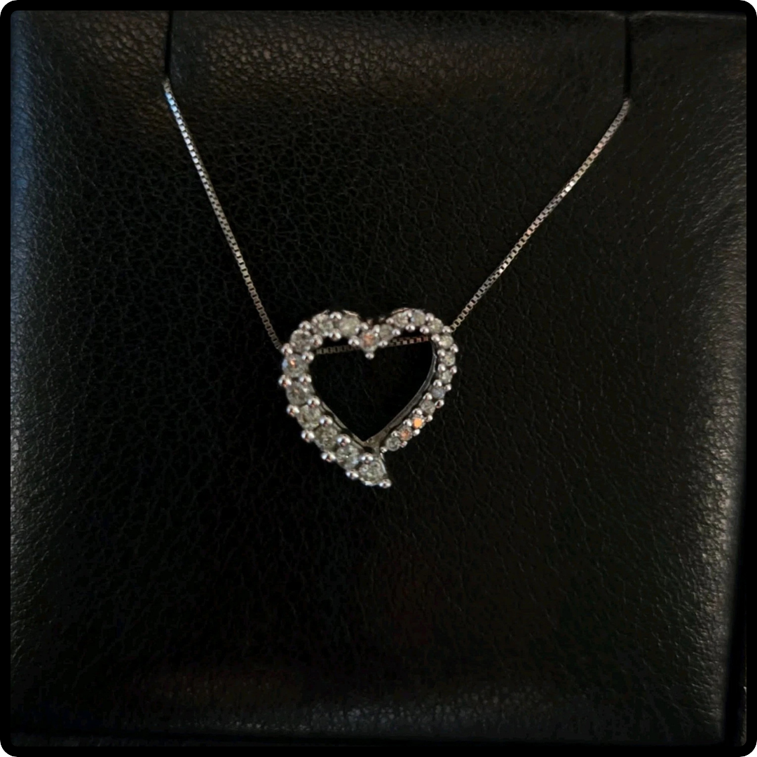 10k White Gold Diamond Heart Pendant Necklace - Milan Fine Jewelry 