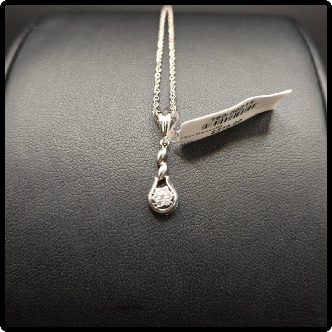 14k White Gold Diamond Pendant Necklace